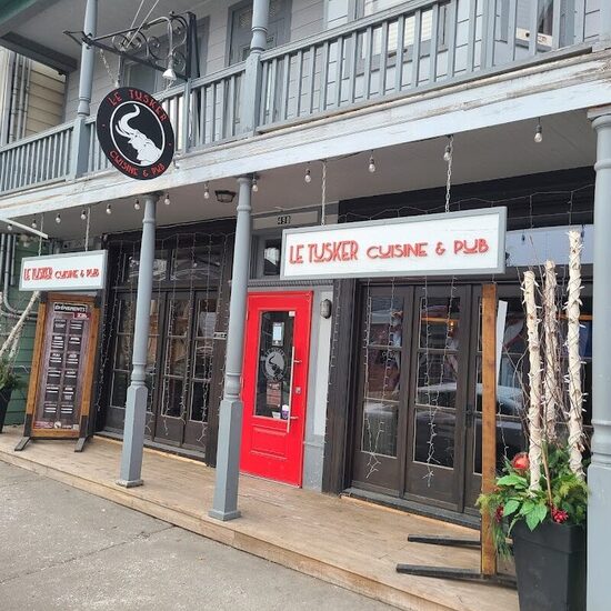 Le Tusker Cuisine et Pub Restaurant