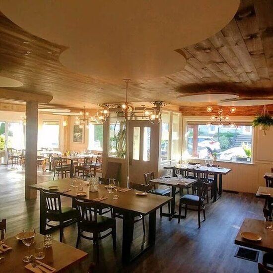Bistro Lounge Garçons! - Restaurants Internationals Terrasses de Sainte-Adèle