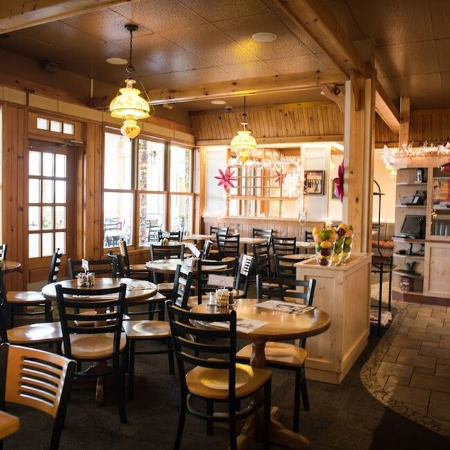 Delia Egg'Xtra -  Restaurants Near: J1G1B6