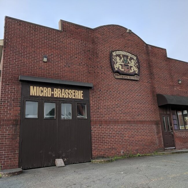 Le Lion d'Or - Pub - Restaurants à Cantons-de-l'Est / Estrie ouverts tard