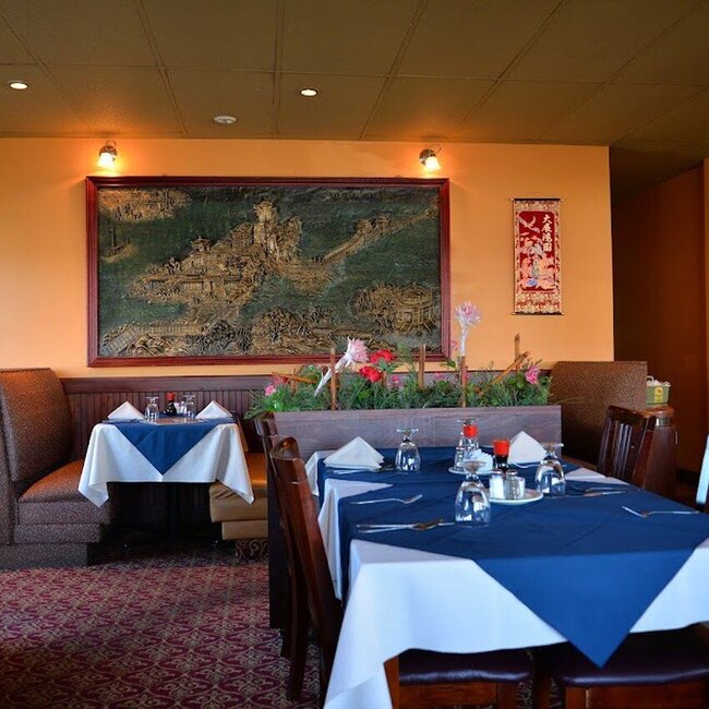 Village De Chine - Restaurants Chinois, Cor&eacute;ens pr&egrave;s de: J1H4E4