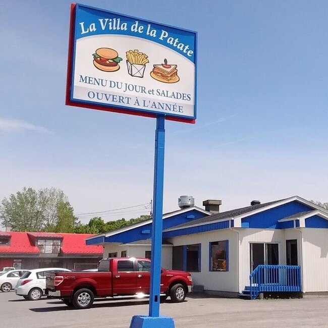 La Villa de la Patate - BBQ, Caf&eacute;s, Poutine Restaurants in Saint-J&eacute;r&ocirc;me