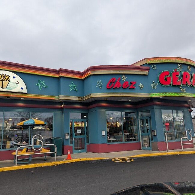 Chez G&eacute;rard - Casse-Croute/Snack Bars, Poutine Restaurants in Laval