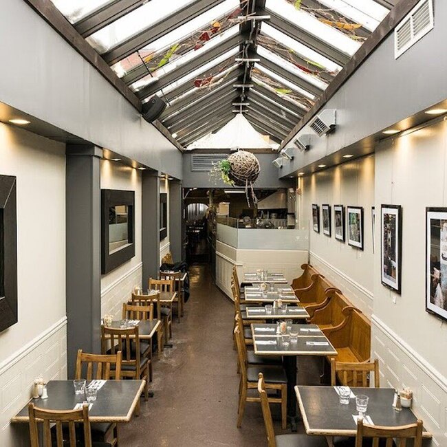 P&eacute;ch&eacute; matinal -  Restaurants Near: J4K3S8