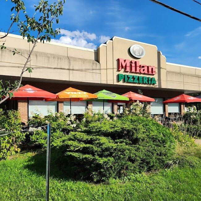 Milan Pizzeria - Restaurants pr&egrave;s de: J4J3Y2