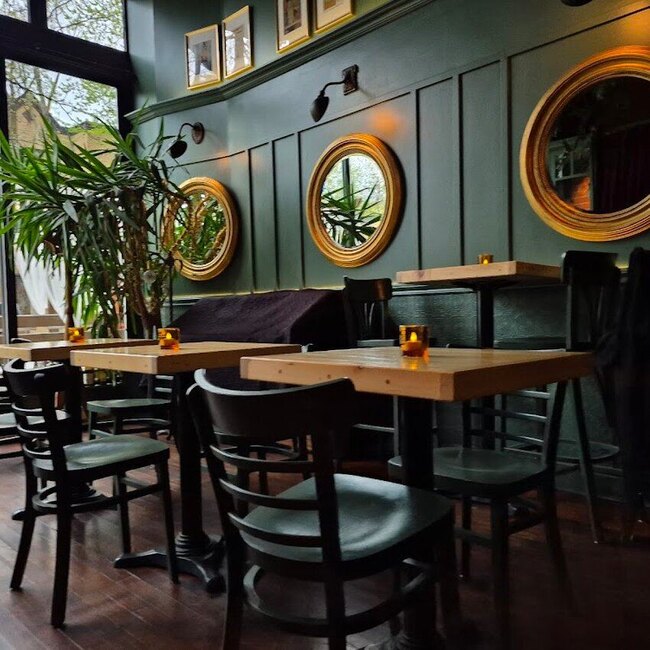 Le Bureau Bar Tapas - Restaurants pr&egrave;s de: H3C2C7
