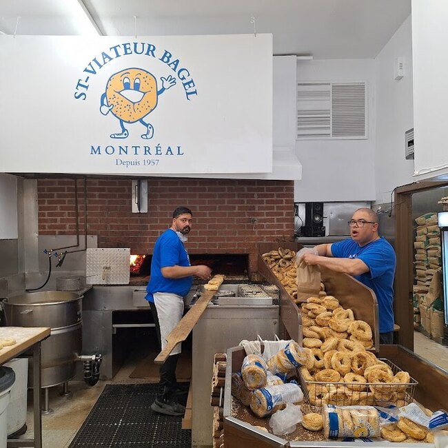 St-Viateur Bagel Montreal Restaurant: Menu, Reviews & Reserve (2026)