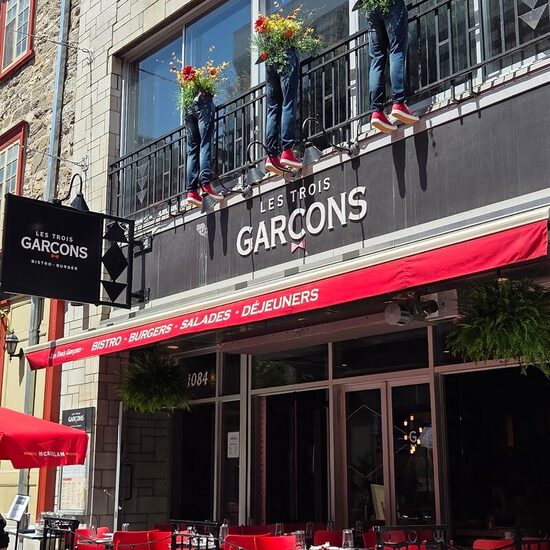 Les Trois Gar&ccedil;ons - Restaurants in Quebec
