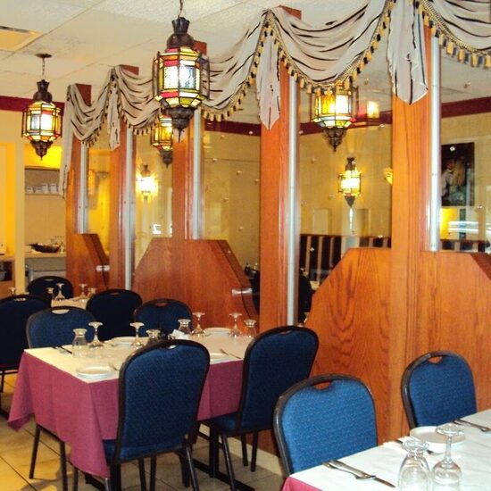 Aux Deux Violons - Mediterranean Restaurants in Quebec