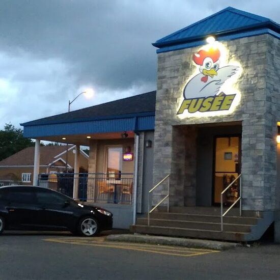 Rôtisserie Fusée - Burgers, Sandwiches Restaurants in Quebec