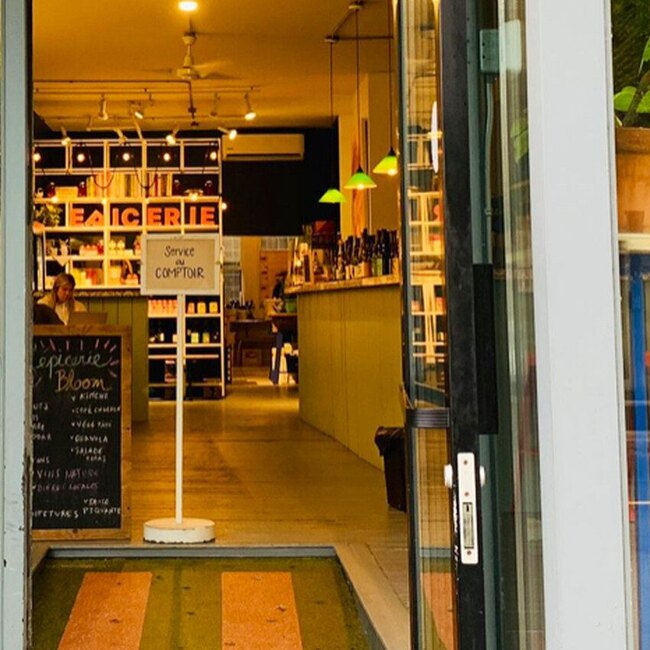 Le Café Bloom - Breakfast Restaurants Near: H3H2S2