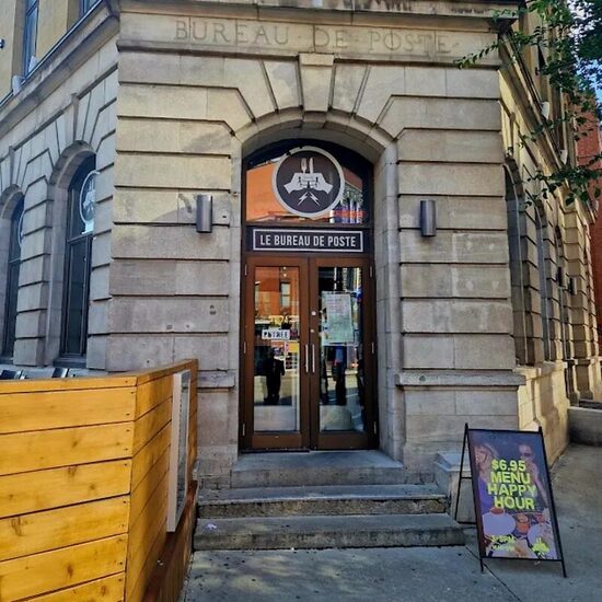 Le Bureau de Poste - Restaurants Burgers, Sandwichs de Qu&eacute;bec