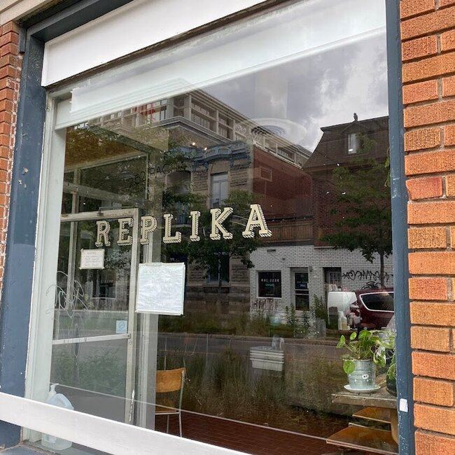 Caf&eacute; Replika - Le Plateau-Mont-Royal Open Morning Restaurants