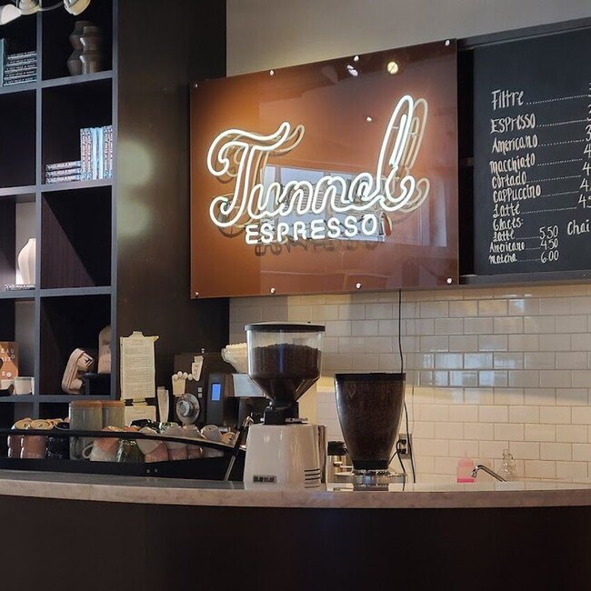 Tunnel Espresso Bar - Caf&eacute;s Restaurants Near: H3B3E9