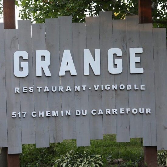 GRANGE Restaurant et Vignoble - Restaurants Français, Grillades, Réconforts, Salades, Poutines de Québec
