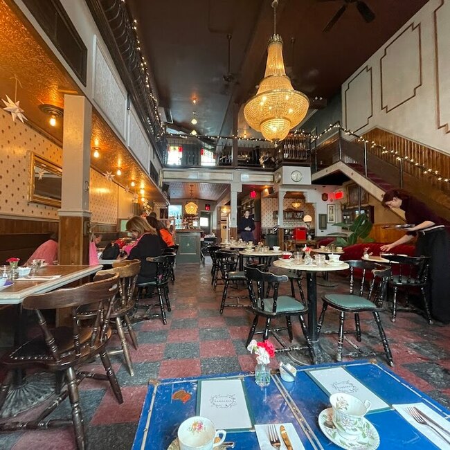 Salon de Th&eacute; Cardinal Tea Room Restaurant