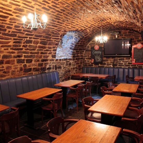 Pub L'Oncle Antoine - Burgers, Sandwiches Restaurants in Quebec