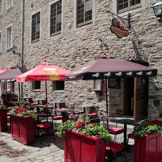 Pub L'Oncle Antoine - Smoked Meat de Québec