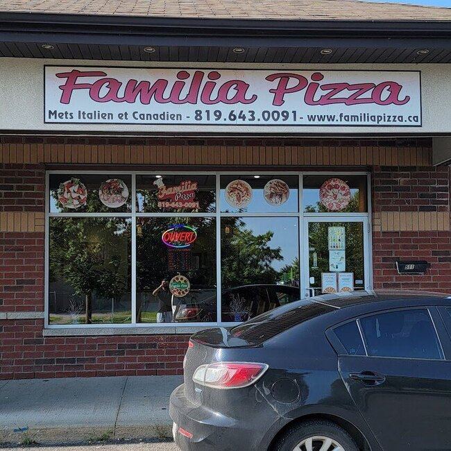 Familia Pizza Restaurant