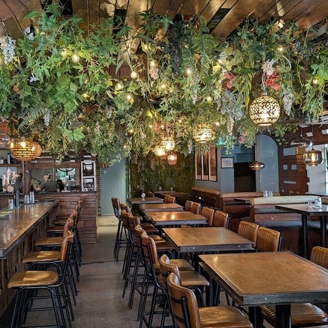 Grenade - Resto-bar et terrasse -  Restaurants Near: H2K1T5