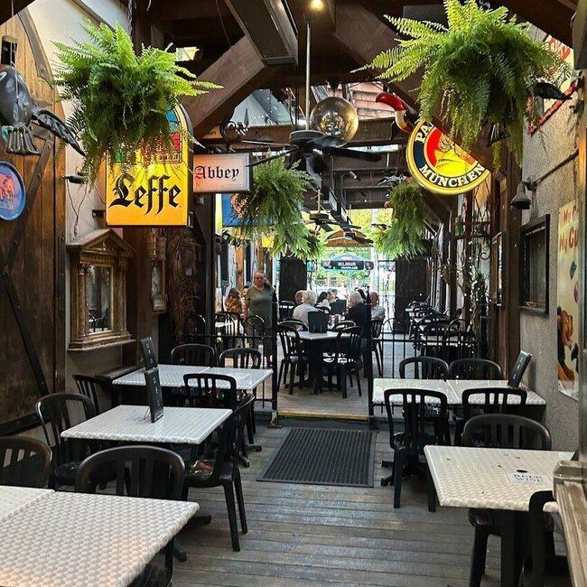 Pub Italia - Restaurants Near: K2P1M5