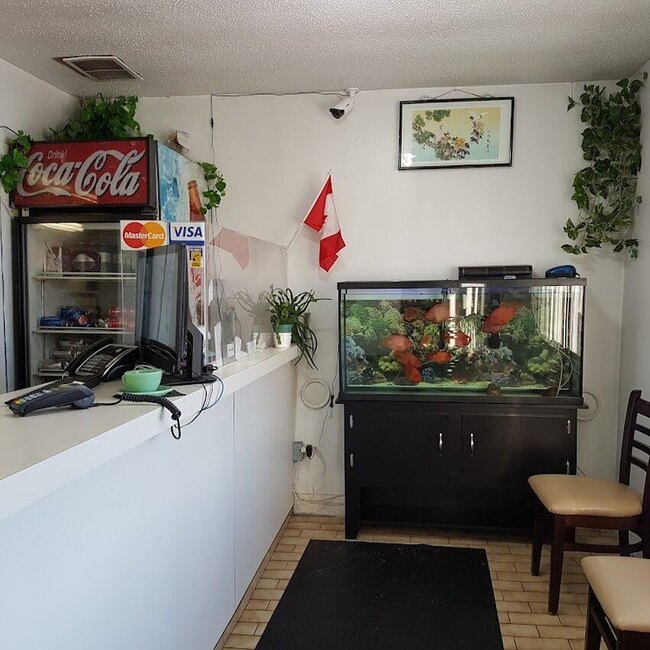 Willie's Chinese Food - Chine Restaurants in Montreal