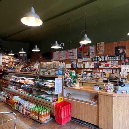 Euro-Deli Batory - Restaurants du Mile-End