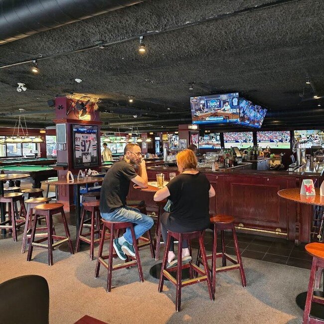 MacLaren's - Restaurants Near: K2P1M5