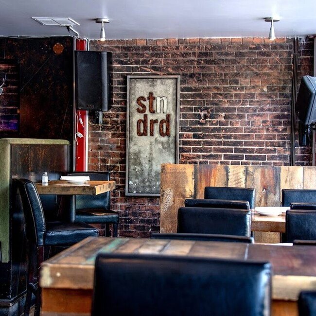 THE STANDARD Caf&eacute; Restaurant