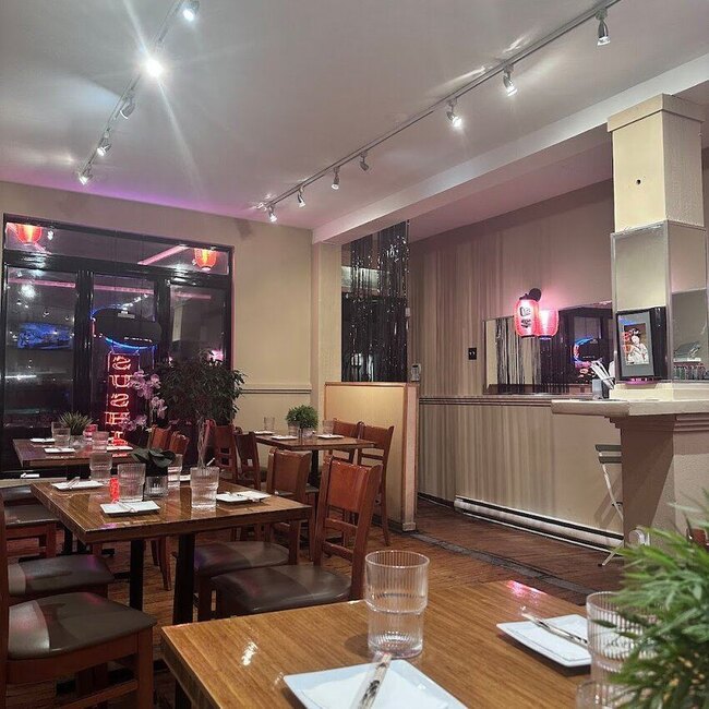 Yoshi Sushi - Montreal Restaurants