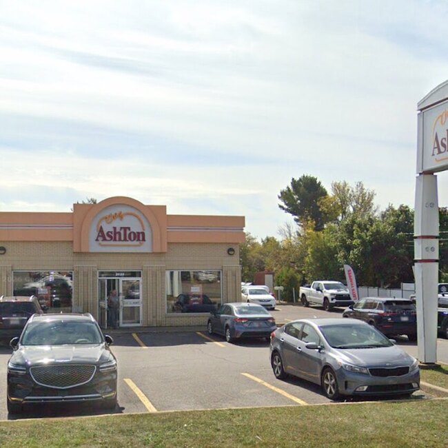 Ashton - Middle Eastern, Poutine Restaurants in Quebec