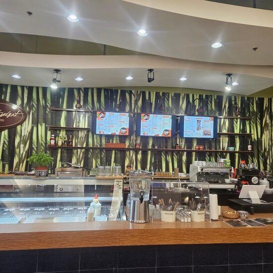 Cafe Bistro Au Moment Présent - Burgers, Sandwiches Restaurants in Quebec
