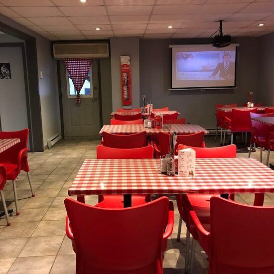 Château Régal - Burgers, Sandwiches Restaurants in Quebec