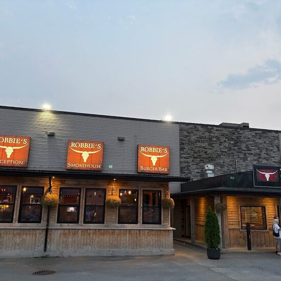 Robbie's Smokehouse & Burger Bar - Restaurants Bienvenue aux groupes de Kahnawake