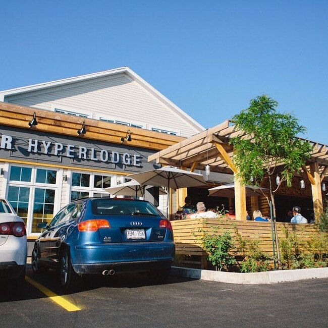 Edgar Hyperlodge Restaurant