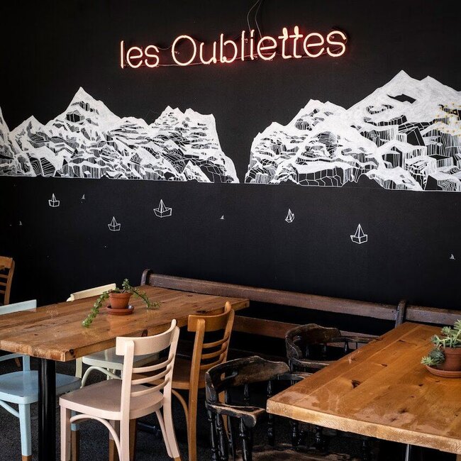 Caf&eacute; les Oubliettes -  Restaurants Near: H2S1W3
