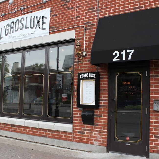 L'Gros Luxe - Poutine Restaurants Near: J4H4E5