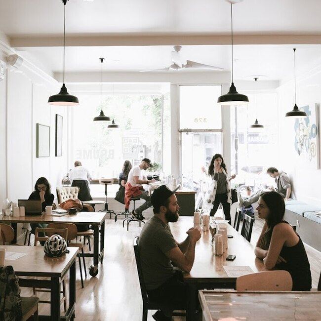 La Brume Dans Mes Lunettes - Restaurants pr&egrave;s de: H2S2M6