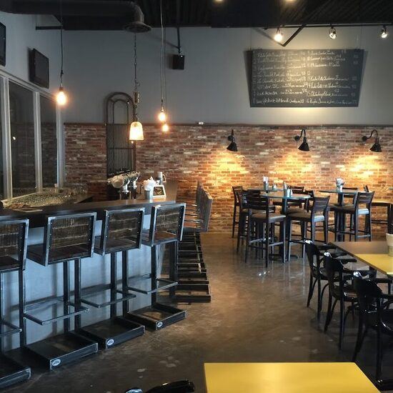 La Broue Shop - American, Poutine Restaurants in Montreal