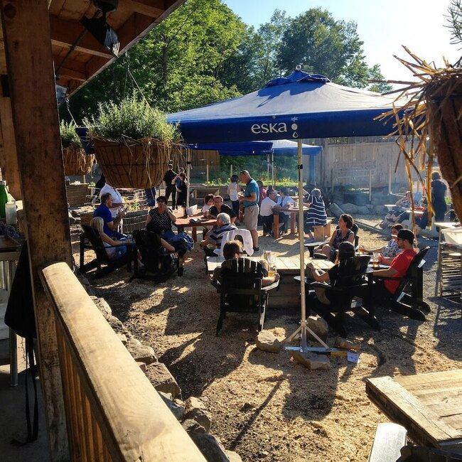 Cabane &agrave; sucre Au Pied de Cochon - Restaurants Stationnement disponible Mirabel