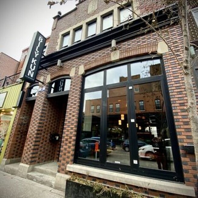 Bily Kun - Restaurants Near: H2V4E8