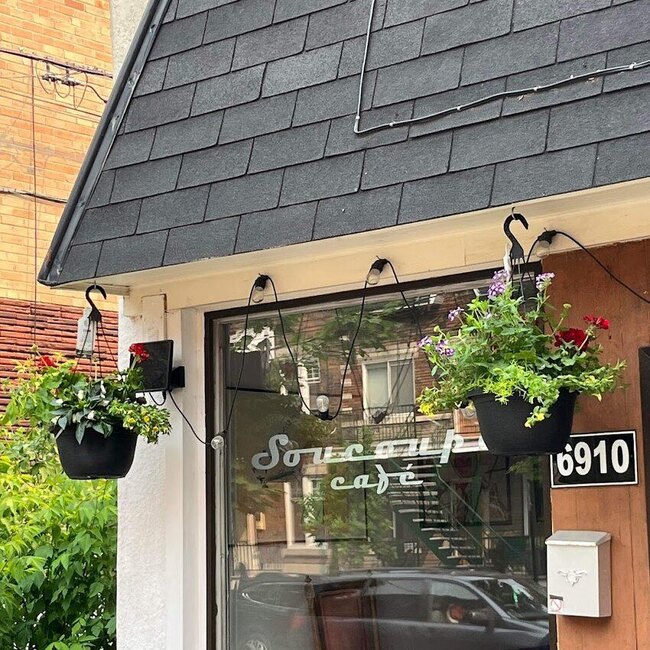 Soucoupe caf&eacute; - Restaurants Th&eacute;, Caf&eacute;s pr&egrave;s de: H2A3A1