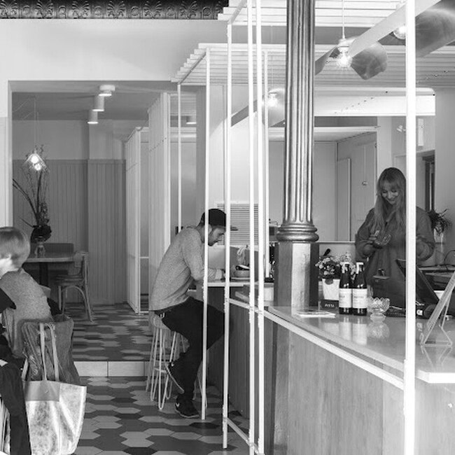 Caf&eacute; Pista -  Restaurants Near: H2S1W3