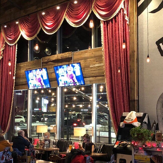 La Belle & La Boeuf - Burger Bar - Boeuf Restaurants in Montreal