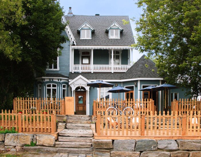 The Iconic Bar Les Vieilles Portes in Saint-Sauveur is Coming Back to Life.