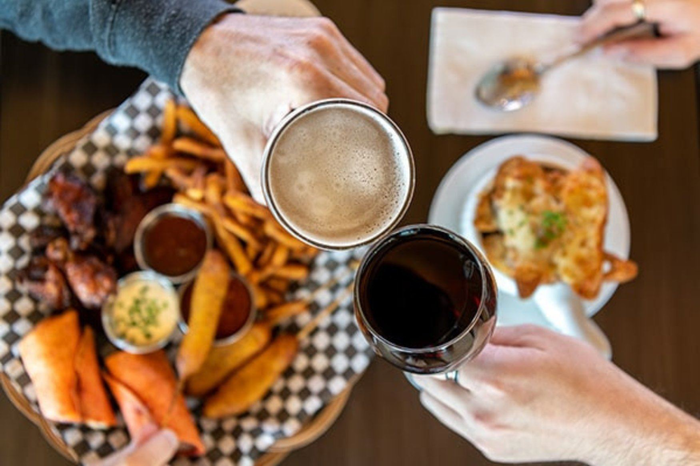 The Microbrasserie de LÎle DOrléans Invites Groups to Celebrate Christmas!