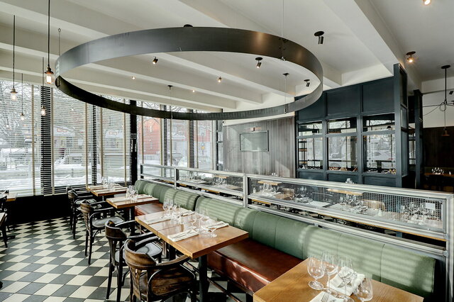 Les Cavistes: 15 Years of Culinary and Wine Excellence in Ahuntsic