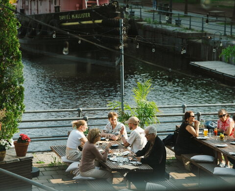 Les restaurants au bord de leau qui donnent un air de vacances à lété