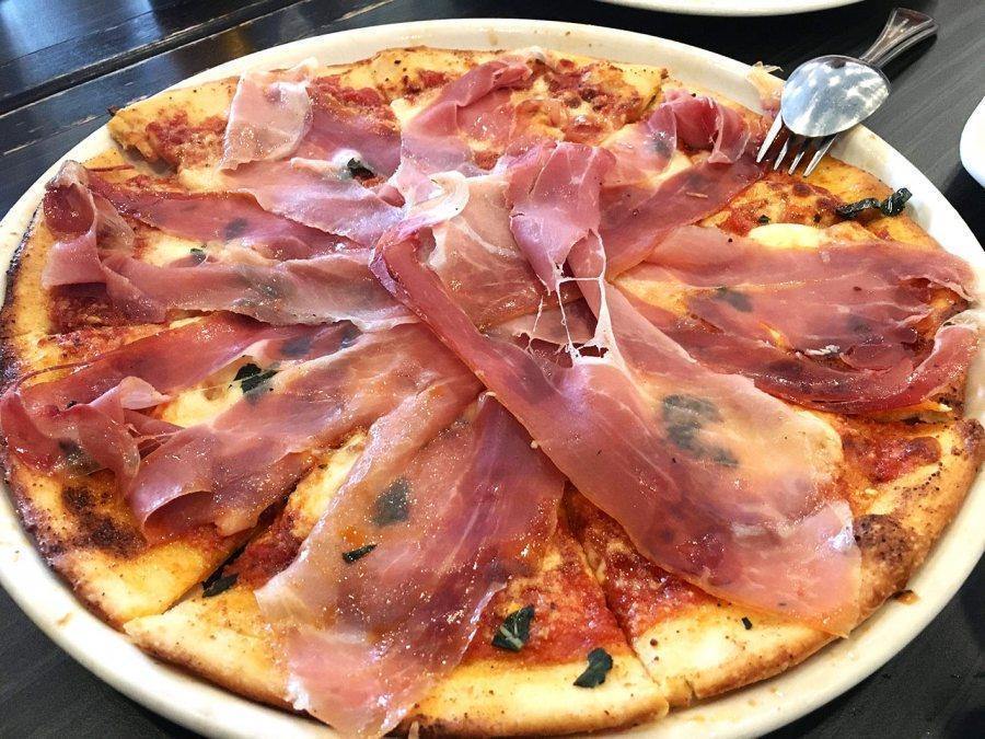 elio-restaurant-montreal-pizza
