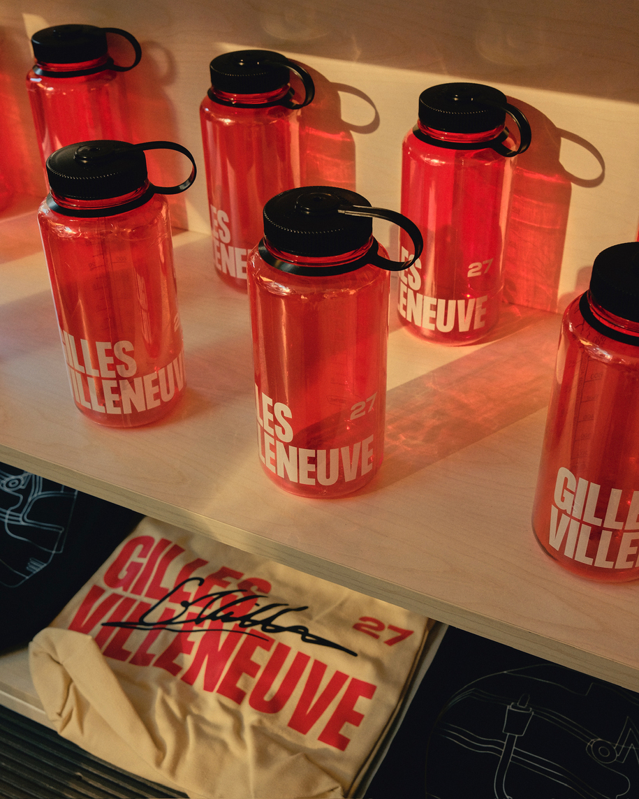 Une boutique &eacute;ph&eacute;m&egrave;re rend hommage &agrave; Gilles Villeneuve au Centre Eaton